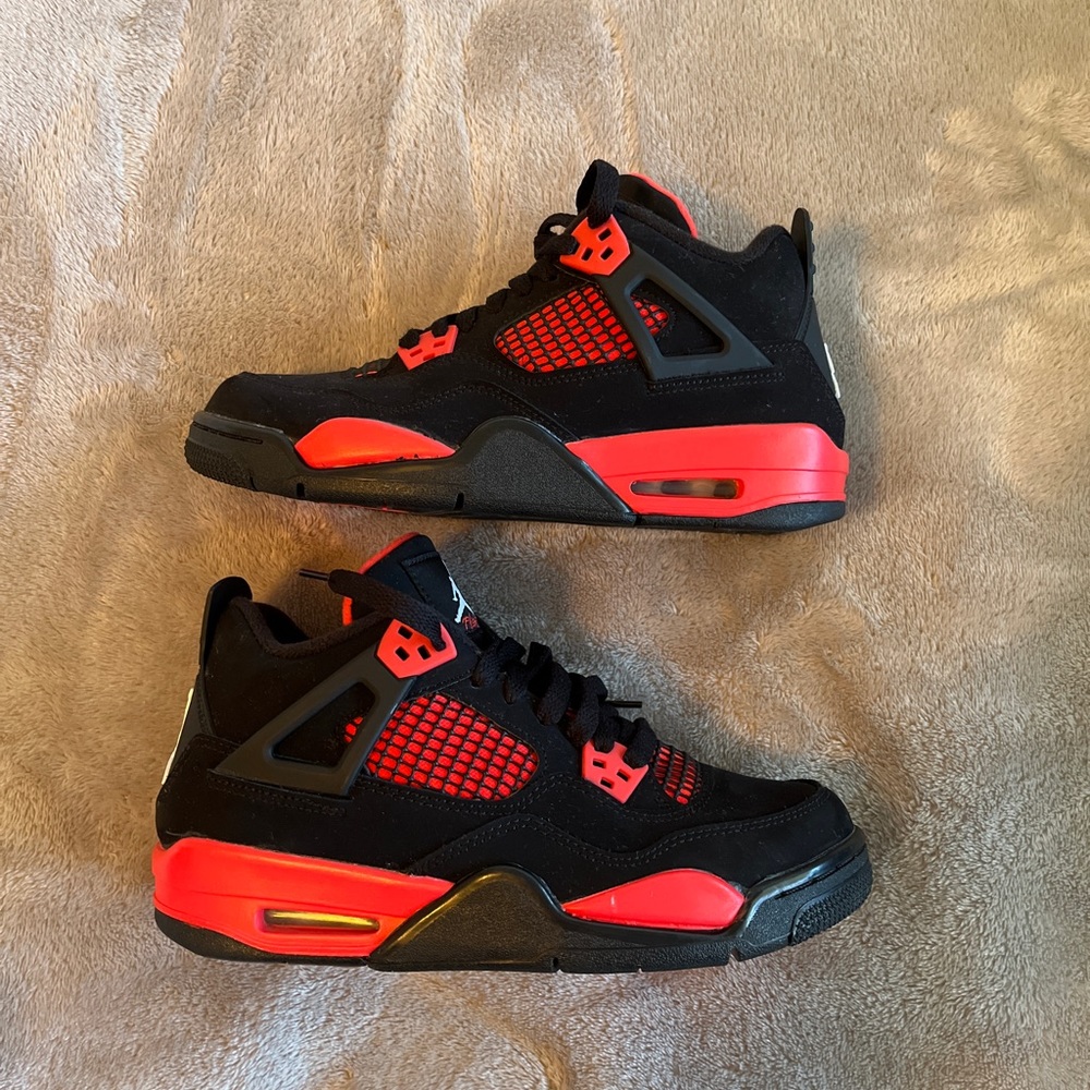 Jordan 4 Thunder Reds 5.5